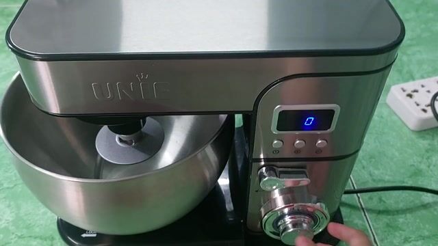 Máy trộn bột UNIE EM5 8L Xám. Mua bán Bếp, lò, đồ điện nhà bếp tại Quận 7 Tp Hồ Chí Minh được đăng bởi Phan Hoàng Lâm hình 1