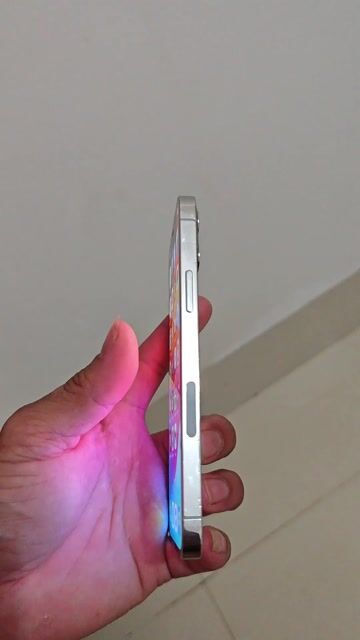 Apple iPhone 12 Pro máy zin. màn mực nhỏ. Mua bán Điện thoại tại Huyện Krông Bông Đắk Lắk được đăng bởi Nguyễn Thanh hình 1
