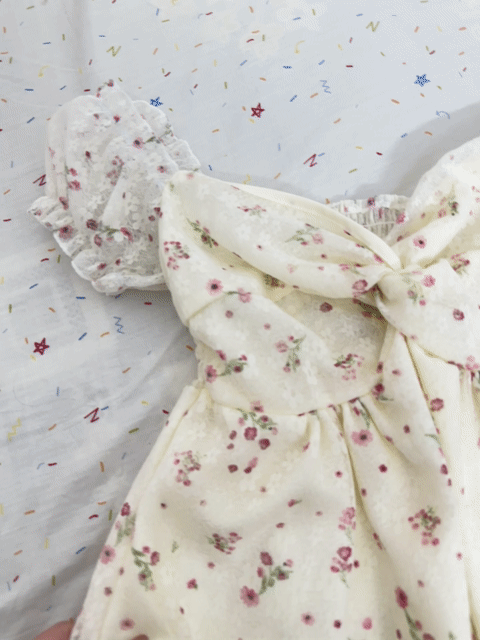 Áo Nữ ByLia.Stuu Trắng Hoa Size M. Mua bán Quần áo tại Huyện Hưng Hà Thái Bình được đăng bởi Phuong Thao Nguyen hình 1
