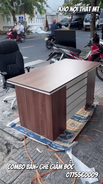 ComBo Bàn Ghế Giám Đốc Giá Rẻ, Đẹp, New 100%. Mua bán Bàn ghế tại Quận Cẩm Lệ Đà Nẵng được đăng bởi Kho Nội Thất MT  hình 1