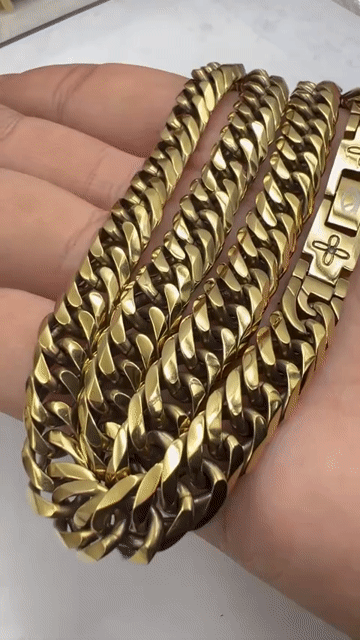 Dây chuyền titanium Nhật mạ vàng hiệu Valentino. Mua bán Phụ kiện thời trang khác tại Quận 12 Tp Hồ Chí Minh được đăng bởi An Nhiên  hình 1