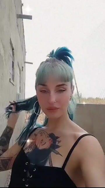 Model - Fetiche18 pircing