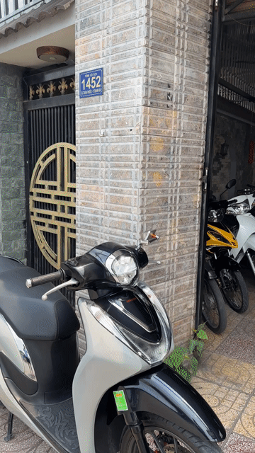 Honda SH Mode ABS 2023 Bạc 5000 km. Mua bán Xe máy tại Quận Thốt Nốt Cần Thơ được đăng bởi Cầm Đồ Thành Chánh  hình 1