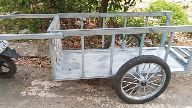 Thép Mới toàn bộ xe đang kéo hàng hóa . Mua bán Phương tiện khác tại Quận Cẩm Lệ Đà Nẵng được đăng bởi Triều hình 1