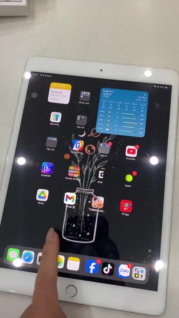 Apple iPad Gen 7 32GB Bạc Đã dùng.. Mua bán Máy tính bảng tại Quận Nam Từ Liêm Hà Nội được đăng bởi chi an hình 1