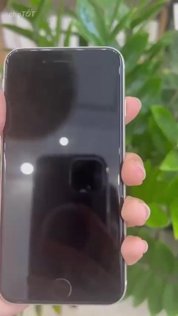 Apple iPhone SE 2022 Trắng Đã sử dụng. Mua bán Điện thoại tại Quận 1 Tp Hồ Chí Minh được đăng bởi Trần Huỳnh Đức hình 1