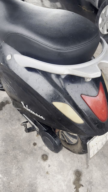 Xe máy điện Vespa Đen xe khá đẹp bìn khoẻ. Mua bán Xe máy tại Quận Long Biên Hà Nội được đăng bởi Phan tân hình 1