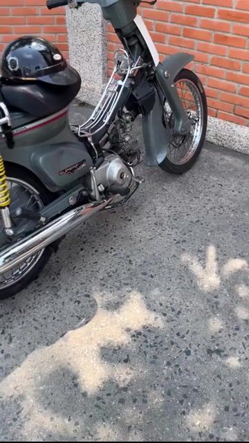 Honda Cub 81 50cc Xám. Mua bán Xe máy tại Quận 6 Tp Hồ Chí Minh được đăng bởi Tô Lâm hình 1