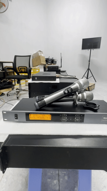 Thanh lý Micro LS7 V700 Xám. Mua bán Tivi, Âm thanh tại Huyện Phong Điền Cần Thơ được đăng bởi Phong Vũ Audio Cần Thơ hình 1