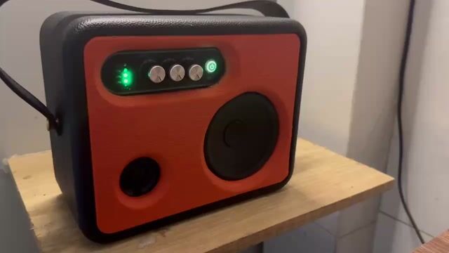Loa di động JBL Đen, Cam Hệ cộng hưởng mono. Mua bán Tivi, Âm thanh tại Quận Thanh Khê Đà Nẵng được đăng bởi Pouk Pouk hình 1