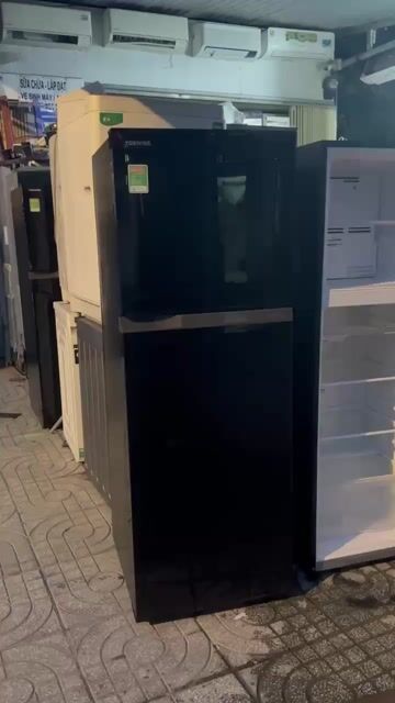 Toshiba Inverter 233 lít mặt kính đen sang xịn. Mua bán Tủ lạnh tại Thành phố Thủ Đức Tp Hồ Chí Minh được đăng bởi Đỗ Chí Hoàn  hình 1