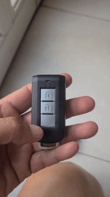 Remote ô tô Mitsubishi .. Mua bán Phụ tùng xe tại Quận Bình Thạnh Tp Hồ Chí Minh được đăng bởi Hữu Lộc hình 1