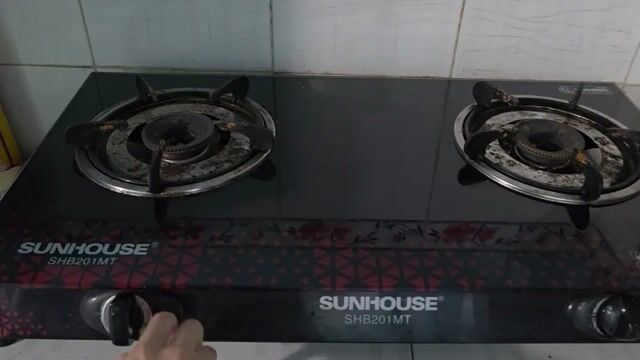 Bếp gas Sunhouse SHB201MT Đen. Mua bán Bếp, lò, đồ điện nhà bếp tại Quận Bình Tân Tp Hồ Chí Minh được đăng bởi Nhật Huy hình 1