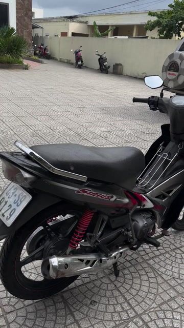Yamaha Sirius Đen đỏ. Mua bán Xe máy tại Quận Liên Chiểu Đà Nẵng được đăng bởi Lê Sang hình 1