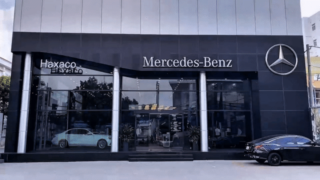 Mercedes-Benz C300 AMG 2024 Trắng Như mới. Mua bán Ô tô tại Quận Cái Răng Cần Thơ được đăng bởi Nguyễn Minh Thế hình 1