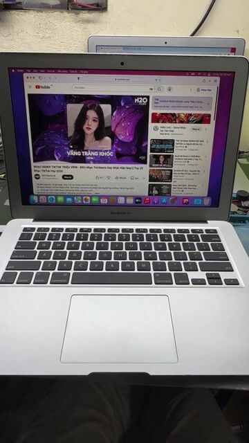 Macbook Air A1466 2017 8GB/256GB. Mua bán Laptop tại Quận Đống Đa Hà Nội được đăng bởi Tên chưa cung cấp hình 1