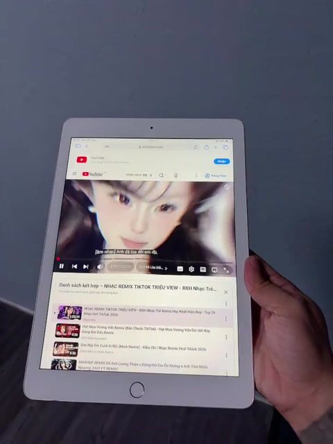 Apple iPad Gen 6 32GB Bạc Đã sử dụng. Mua bán Máy tính bảng tại Quận 1 Tp Hồ Chí Minh được đăng bởi Lucas Huỳnh hình 1