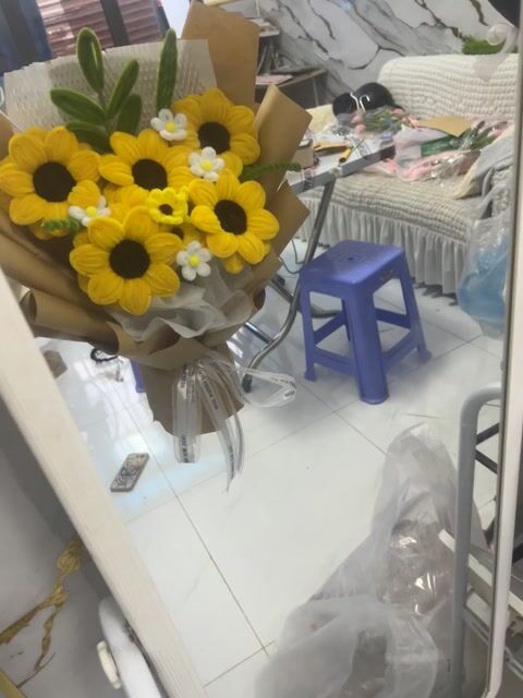 Bó hoa kẽm Hướng dương Vàng. Mua bán Cây cảnh, đồ trang trí tại Huyện Nhà Bè Tp Hồ Chí Minh được đăng bởi Kt Quỳnh Hương hình 1