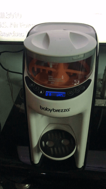 Máy pha sữa Baby Brezza Trắng. Mua bán Mẹ và bé tại Quận 10 Tp Hồ Chí Minh được đăng bởi Nguyên hình 1