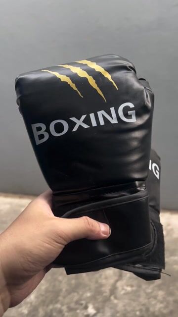 Găng tay boxing Đen Mới. Mua bán Đồ thể thao, Dã ngoại tại Quận Liên Chiểu Đà Nẵng được đăng bởi NGUYỄN HUY hình 1