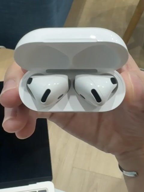 Apple AirPods 4 Trắng (Active Noise Cancellation). Mua bán Tivi, Âm thanh tại Quận Gò Vấp Tp Hồ Chí Minh được đăng bởi Cao Phú Cường hình 1