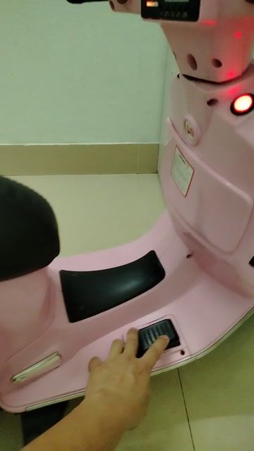 Xe máy điện Vespa Hồng đã dùng. Mua bán Mẹ và bé tại Quận Liên Chiểu Đà Nẵng được đăng bởi Quý Mai Tấn hình 1