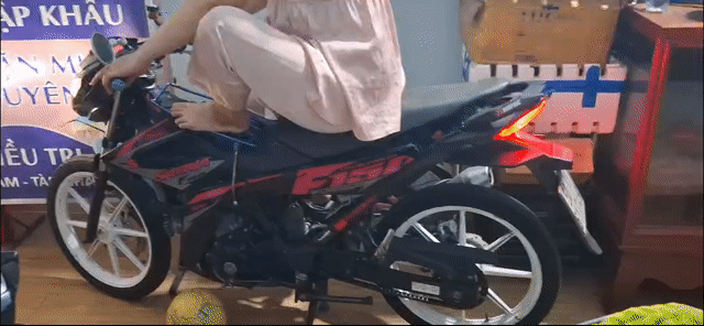 Suzuki Satria 2017 Đen. Mua bán Xe máy tại Thành phố Dĩ An Bình Dương được đăng bởi Tâm Nguyễn hình 1