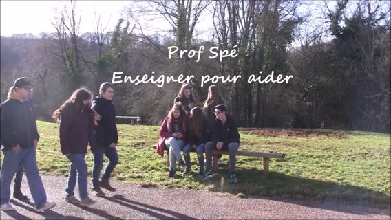 Professeur Spécialisé : Enseigner pour aider