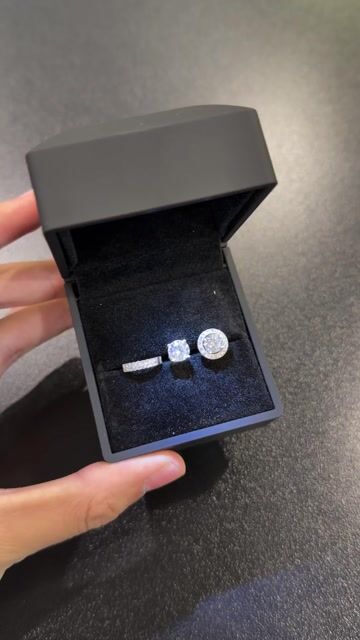 Khuyên Nam Vàng Trắng. Mua bán Phụ kiện thời trang khác tại Quận Hai Bà Trưng Hà Nội được đăng bởi Hùng hình 1