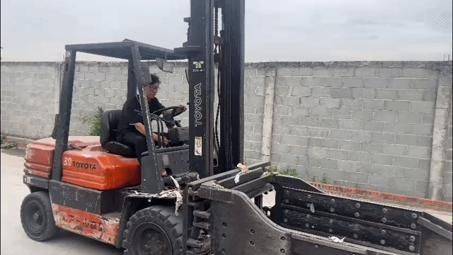 Chính chủ bán xe nâng máy dầu 3 tấn Toyota. Mua bán Phương tiện khác tại Huyện Hóc Môn Tp Hồ Chí Minh được đăng bởi Bao Pham hình 1