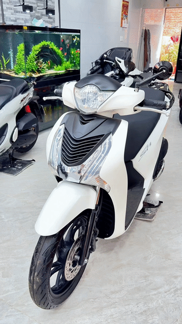 Honda SH 125i 2015 Trắng đen. Mua bán Xe máy tại Quận Thanh Khê Đà Nẵng được đăng bởi Thành Đại   hình 1