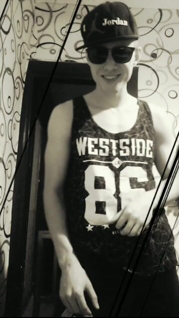 Model - Antonio Banderess enjoy