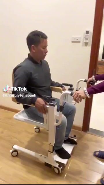 Xe lăn có bô LUCASS D-100 Trung Quốc mới. Mua bán Đồ chuyên dụng, Giống nuôi trồng tại Quận 6 Tp Hồ Chí Minh được đăng bởi LINH LE hình 1