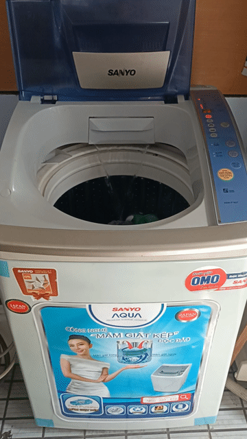 Máy giặt Sanyo 9kg lồng nghiêng Trắng, xanh. Mua bán Máy giặt tại Quận 7 Tp Hồ Chí Minh được đăng bởi Điện lạnh giá tốt HL hình 1
