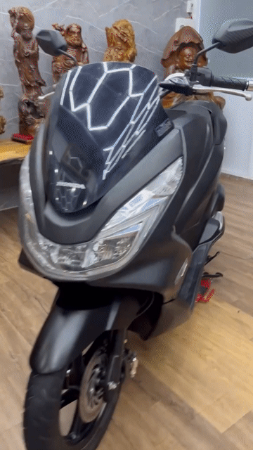 Honda PCX chính chủ bstp máy zin. odo 35k. Mua bán Xe máy tại Quận 7 Tp Hồ Chí Minh được đăng bởi Xe Cũ Hiếu CT hình 1