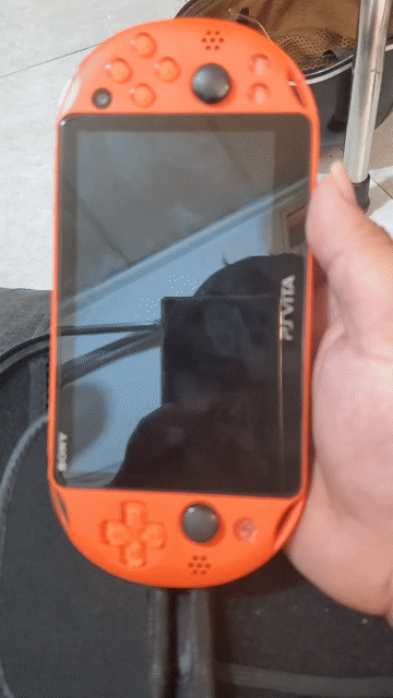 Máy chơi game Sony PS Vita 2000 32GB Trắng. Mua bán Thiết bị chơi game tại Quận 8 Tp Hồ Chí Minh được đăng bởi Game tony hình 1