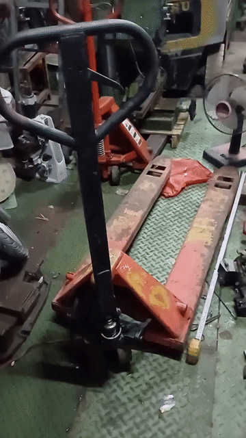 Xe nâng tay 57kg Cam đã thay phớt. Mua bán Đồ chuyên dụng, Giống nuôi trồng tại Huyện Thanh Trì Hà Nội được đăng bởi Phạm Đức Việt hình 1