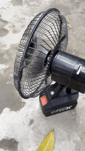 Quạt chân pin Lithium-ion 6.0Ah Đen. Mua bán Quạt tại Quận Sơn Trà Đà Nẵng được đăng bởi Nguyễn Xuân Quang hình 1