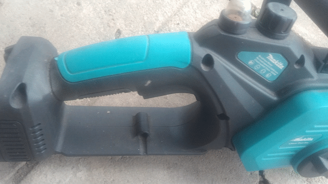 Cưa xích Makita Xanh Điện. Mua bán Đồ chuyên dụng, Giống nuôi trồng tại Thành phố Tân An Long An được đăng bởi Lê Minh  hình 1