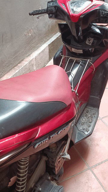 Honda Air Blade 2011 Đỏ. Mua bán Xe máy tại Quận Long Biên Hà Nội được đăng bởi Thịnh1 Nguyễn hình 1