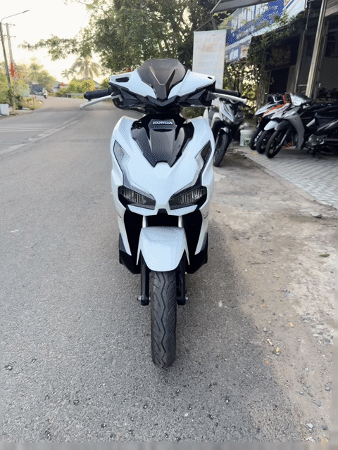 Honda Air Blade 150 2023 Trắng. Mua bán Xe máy tại Huyện Phong Điền Cần Thơ được đăng bởi Thanh Dang Hoang hình 1
