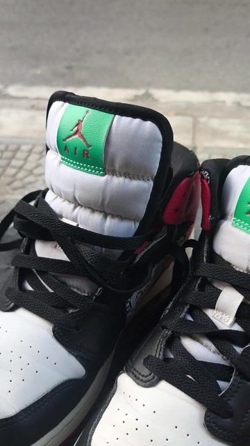 Giày thể thao Nike Air Jordan 1 Mid . Mua bán Giày dép tại Thành phố Huế Thừa Thiên Huế được đăng bởi Tôi là ai  hình 1