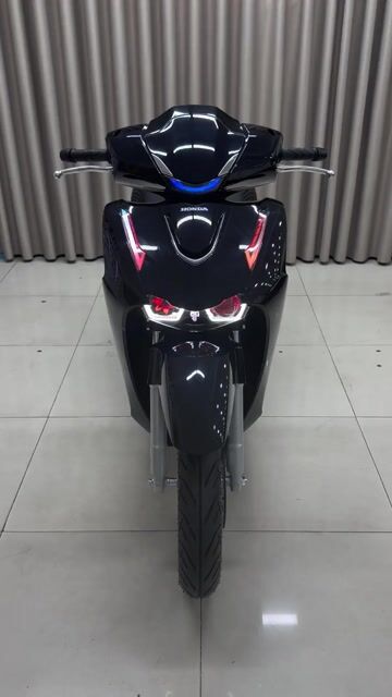 Honda SH màu Đen 20 km. Mua bán Xe máy tại Quận Thanh Khê Đà Nẵng được đăng bởi THẾ MẪN CHUYÊN XE LƯỚT CÓ BÁN TRẢ GÓP  hình 1