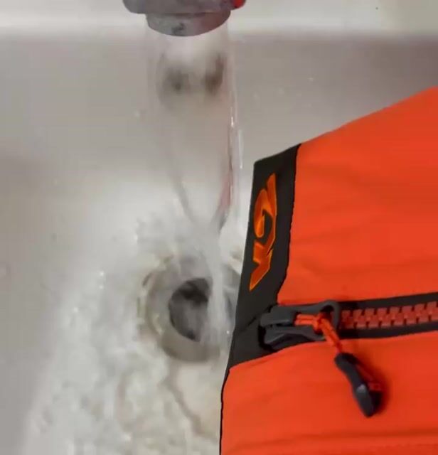 Áo khoác K2 chống gió kháng nước Cam Đen. Mua bán Quần áo tại Quận 11 Tp Hồ Chí Minh được đăng bởi mr Hưng hình 1