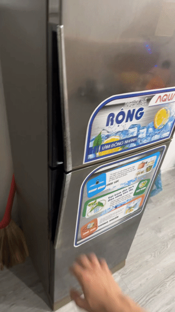 Tủ lạnh Aqua Xám. Mua bán Tủ lạnh tại Quận 3 Tp Hồ Chí Minh được đăng bởi Hoàng Vinh hình 1