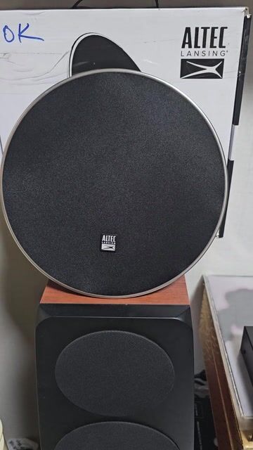 Loa Bluetooth Altec Lansing Cymbale. Mua bán Tivi, Âm thanh tại Quận Tân Bình Tp Hồ Chí Minh được đăng bởi Lê Ngọc Nhẫn hình 1