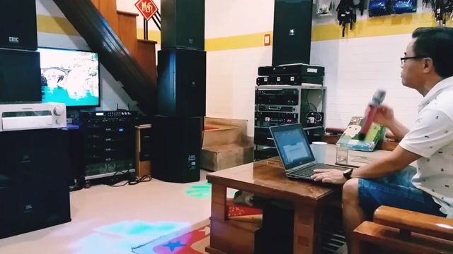 Vang số Karaoke bãi xịn sò,nhiều mode cho AE chọn.. Mua bán Tivi, Âm thanh tại Quận Hải Châu Đà Nẵng được đăng bởi Trí Nguyễn Vang số Karaoke Đà Nẵng hình 1
