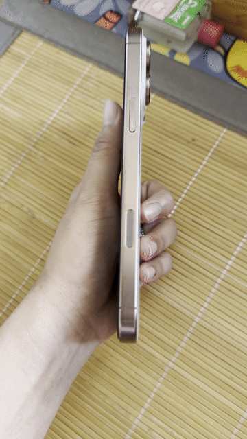 iPhone 16 Pro Max 256GB Sa mạc VN/A. Mua bán Điện thoại tại Thành phố Buôn Ma Thuột Đắk Lắk được đăng bởi Vũ Thị Thúy Hà hình 1