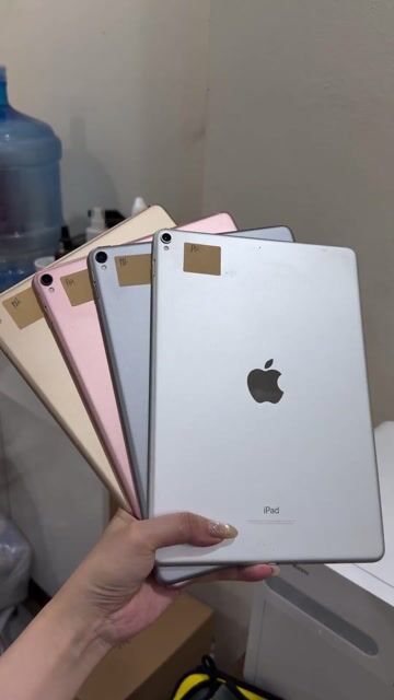 Apple iPad Pro 10.5 64GB Vàng hồng. Mua bán Máy tính bảng tại Quận Hoàng Mai Hà Nội được đăng bởi Lã Bình iPad hình 1